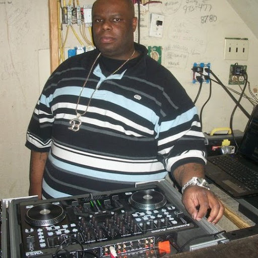Kenneth Lucas Photo 38