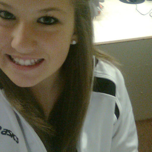 Taylor Larson Photo 36