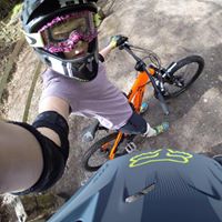 Laura Peters Photo 24