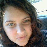 Sarah Hutchinson Photo 33