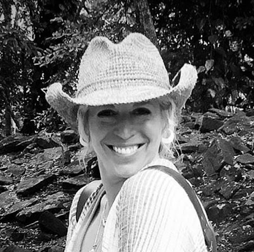 Lisa O'Connor Photo 17