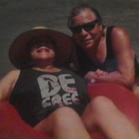 April Flores Photo 14