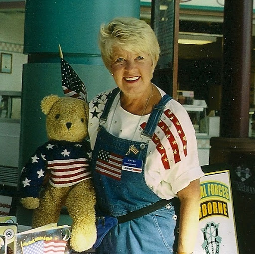 Karen Robbins Photo 21