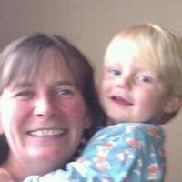 Julie Loftus Photo 14