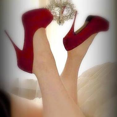 Julia Humphries Photo 7