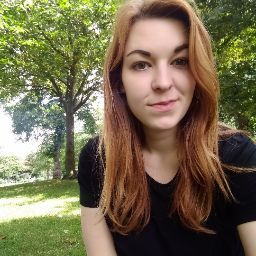 Caroline Howe Photo 36