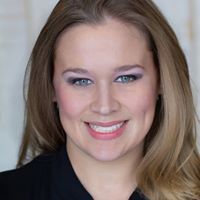 Stephanie Siegel Photo 17