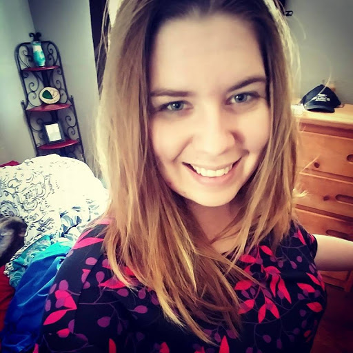 Meghan Smith Photo 29