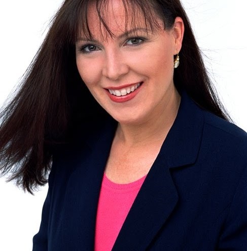 Amanda Ferguson Photo 37