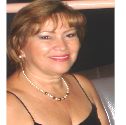Sara Bonilla Photo 18