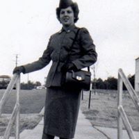 Elizabeth Lombardo Photo 18