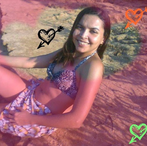 Jessica Medeiros Photo 13