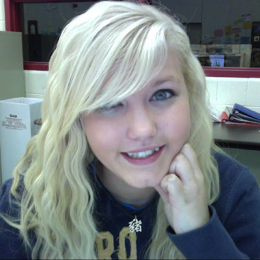 Nicole Olson Photo 16
