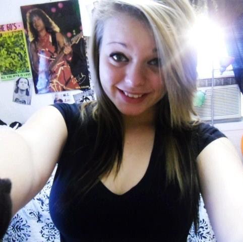 Brandy Howell Photo 9