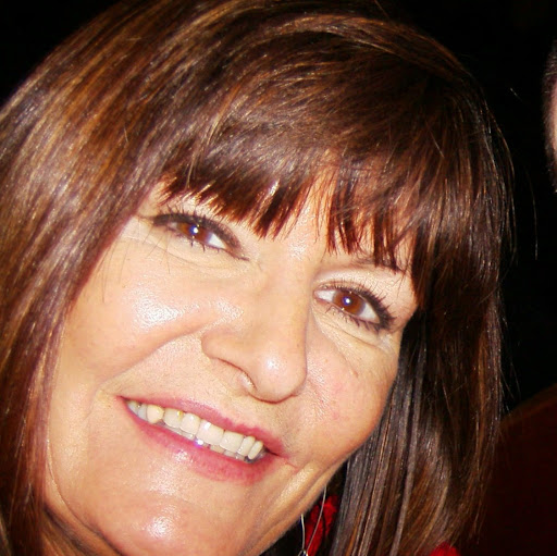 Elizabeth Irvine Photo 36