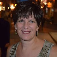 Adrianne Harris Photo 15