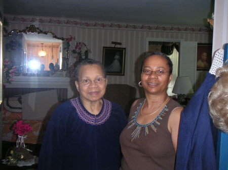 Veronica Reaves Photo 5