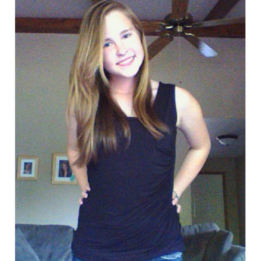 Rachel Schultz Photo 17