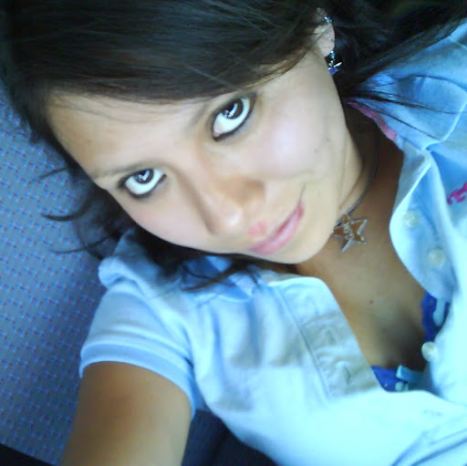 Erika Vega Photo 7