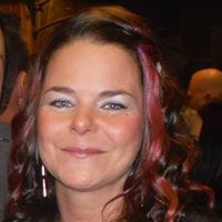 Holly Waters Photo 12