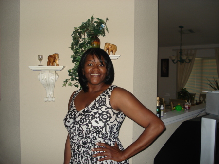 Sandra Walker Photo 15