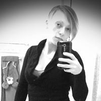 Julia Locklear Photo 3