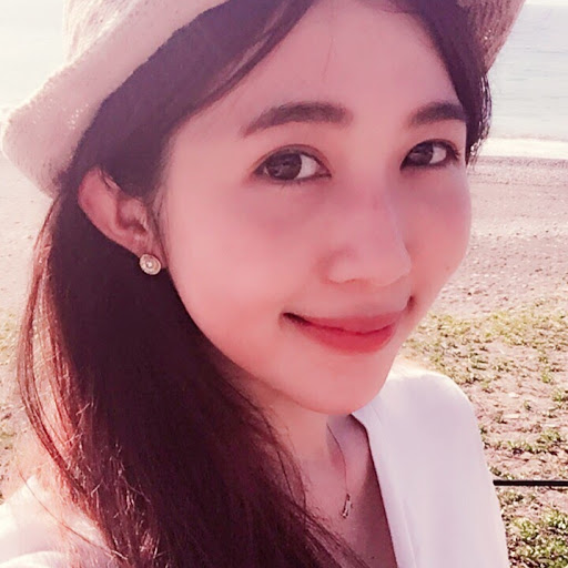 April Chu Photo 22