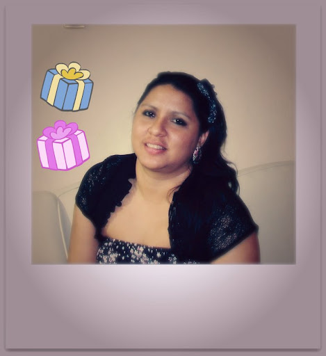 Yesenia Lopez Photo 13