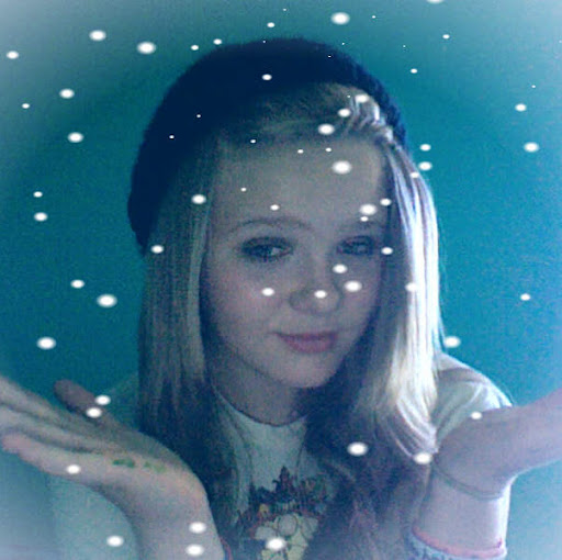 Emily Peters Photo 50