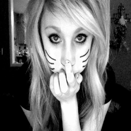 Sara Schroeder Photo 11