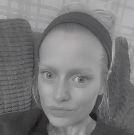 Sarah Shaw Photo 17