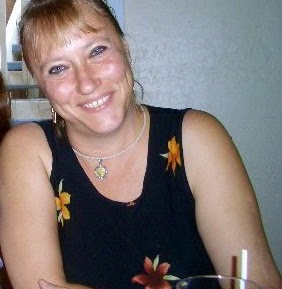 Angela Reynolds Photo 22