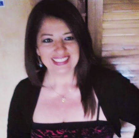 Elena Mora Photo 19