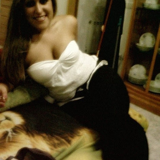 Ana Zambrano Photo 17