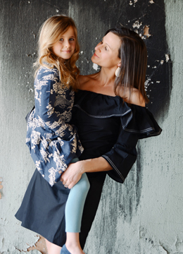 Elizabeth Jacob Photo 28