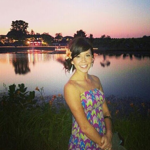 Christina Hinton Photo 18