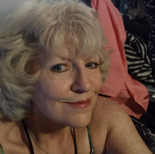 Lisa Peacock Photo 26