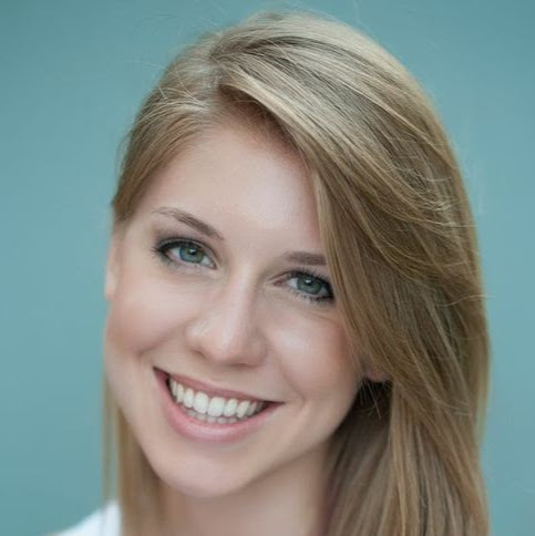 Elizabeth Frank Photo 38