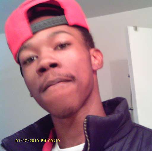 Kevin Lewis Photo 46