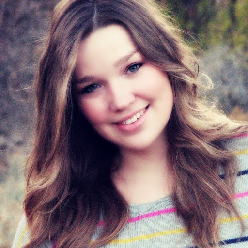 Laura Harwood Photo 5