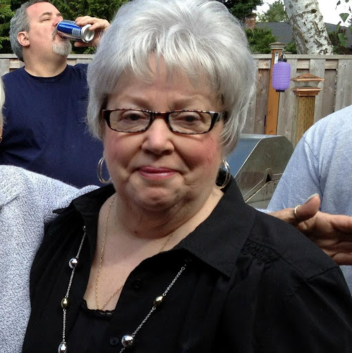 Vickie King Photo 30