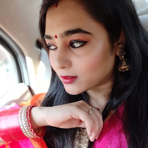 Nidhi Bhatnagar Photo 13