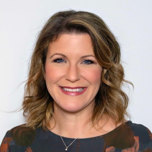 Melanie Holmes Photo 25