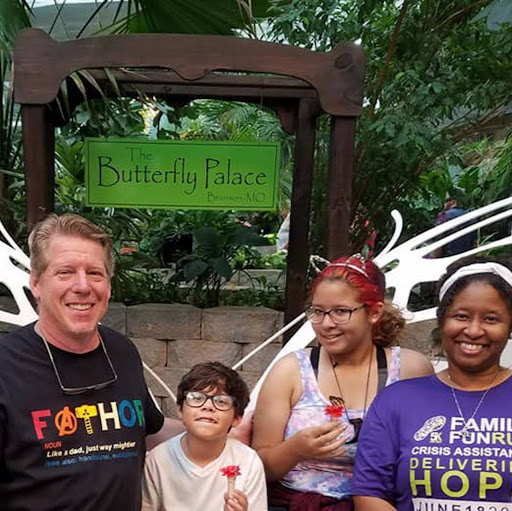 Michelle Redmon Photo 7