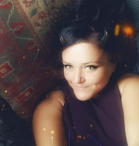 Claire Harrison Photo 39