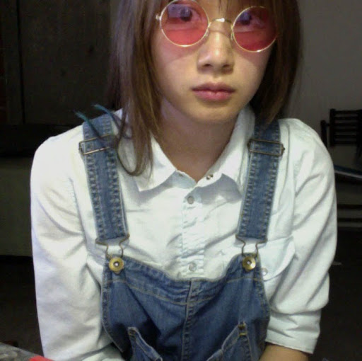 Angela Tran Photo 28