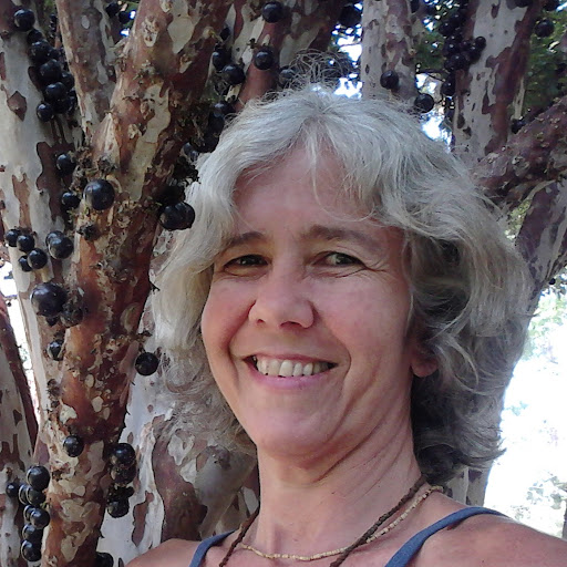 Elizabeth Levy Photo 36