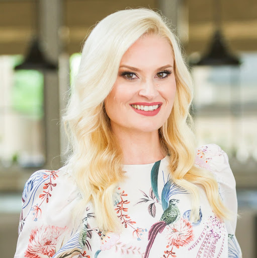 Angela Chase Photo 32