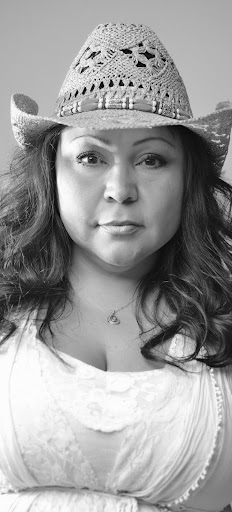 Shannon Richards Photo 13