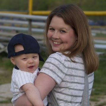 Sarah Langdon Photo 7